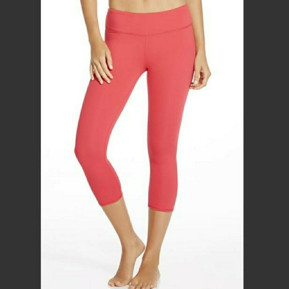 Fabletics Salar Capri Leggings